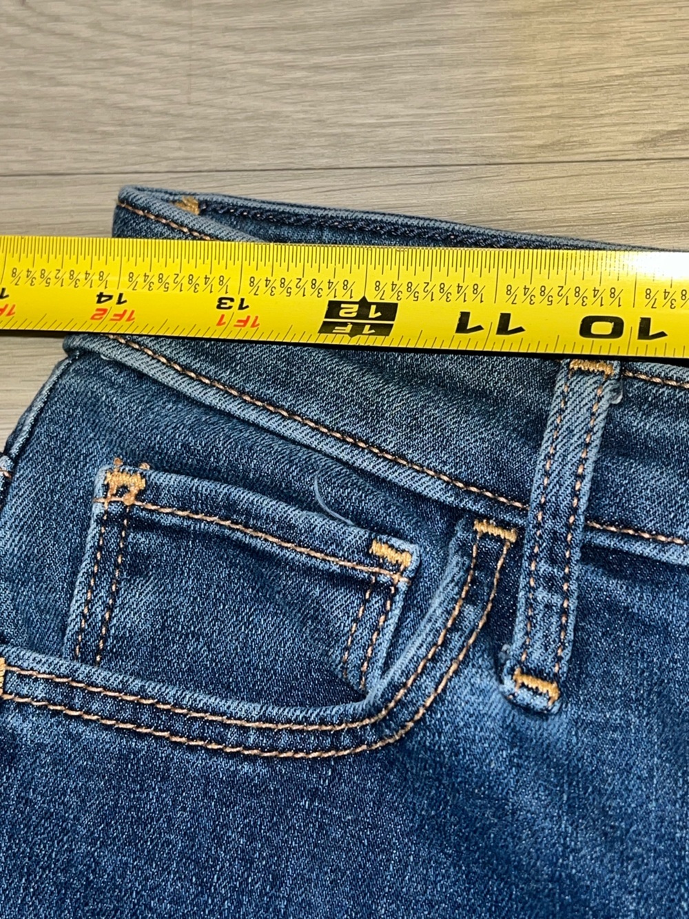 Hollister High Rise Dark Wash Vintage Flare Jeans size 9 short - Picture 2 of 6